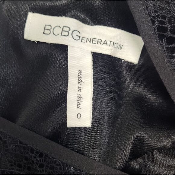 NWOT BCBGeneration Black Lace V-Neck Dress size 0 - Picture 6 of 9